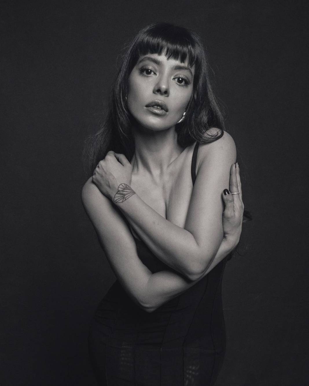 Selin Şekerci'den hayranlarını üzen haber: Psikolojisi bozuldu, sürekli ağlıyor, terapi desteğine başladı! 7